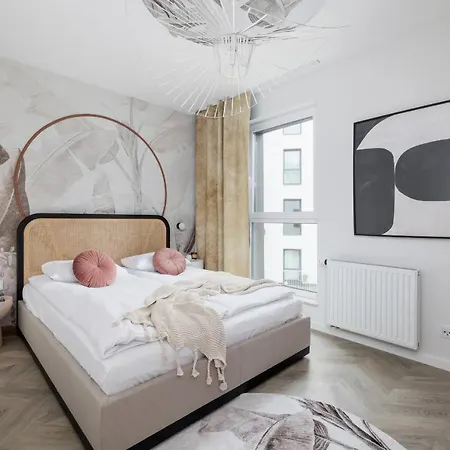 Deluxe Podskale 18 With Parking & Balcony In By Renters Prestige Cracovie