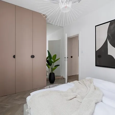 Deluxe Podskale 18 With Parking & Balcony In By Renters Prestige Lägenhet Kraków